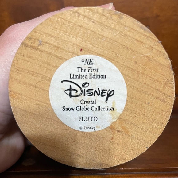 NE The First Limited Edition Disney Crystal Snow Globe Collection PLUTO - Picture 6 of 10